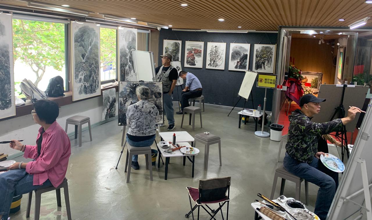 新作品、新感悟、新收获。第五次踏入张老师的工作室临摹学习，恰逢工作室换了一批