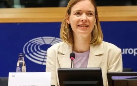 人还没到中国，下马威先来了！欧洲议会时隔8年，终于要派正式代表团访华了，