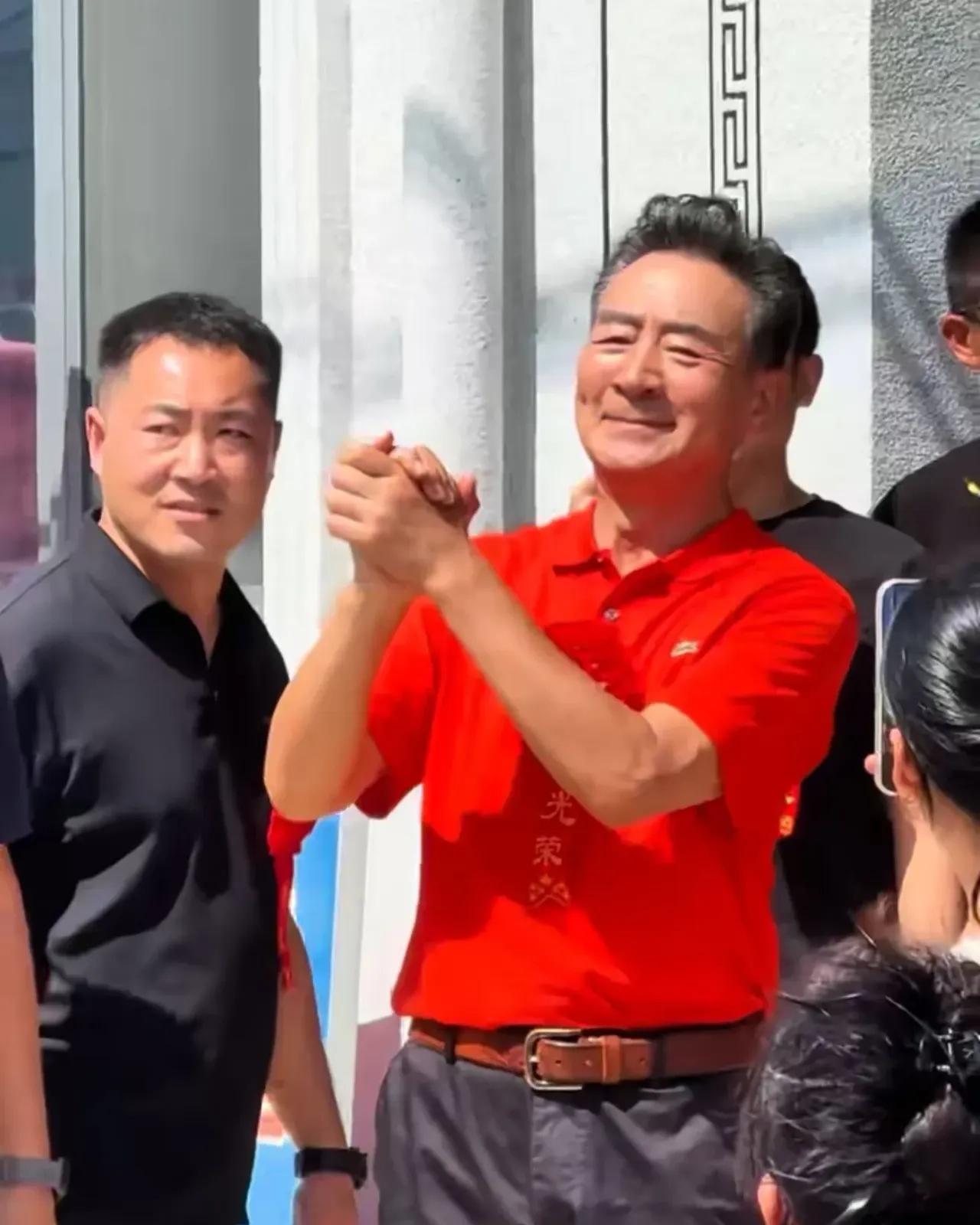 好奇查了一下寇振海儿子考上的这所学校，不查不知道，一查吓一跳！这学校可不是什
