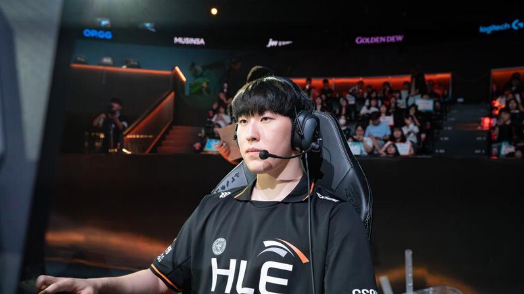 TES躺进淘汰赛!HLE2-1击败TL,保持不败战绩!Zeka卡萨丁乱杀