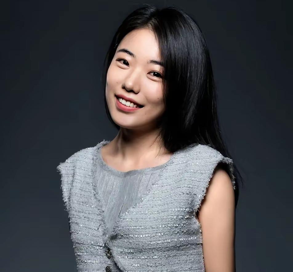 人民大学为什么七天后突然撤销蒋方舟的硕士学历呢？原因也许不单纯是纸包不住火，而