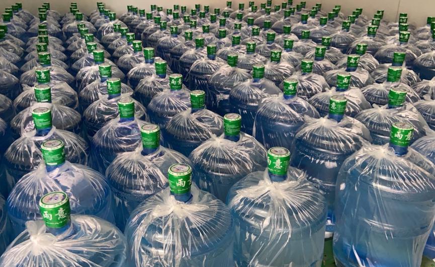 只喝烧开的自来水，不碰桶装水矿泉水，最后结果如何？早知早受益喝水这件事，有人