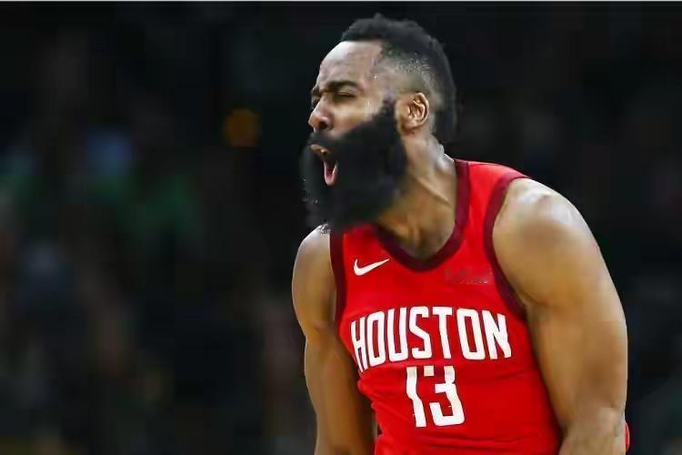 分卫界的助攻天花板+控卫界的得分天花板，哈登无愧于史上最强双能卫。迄今为止哈登生