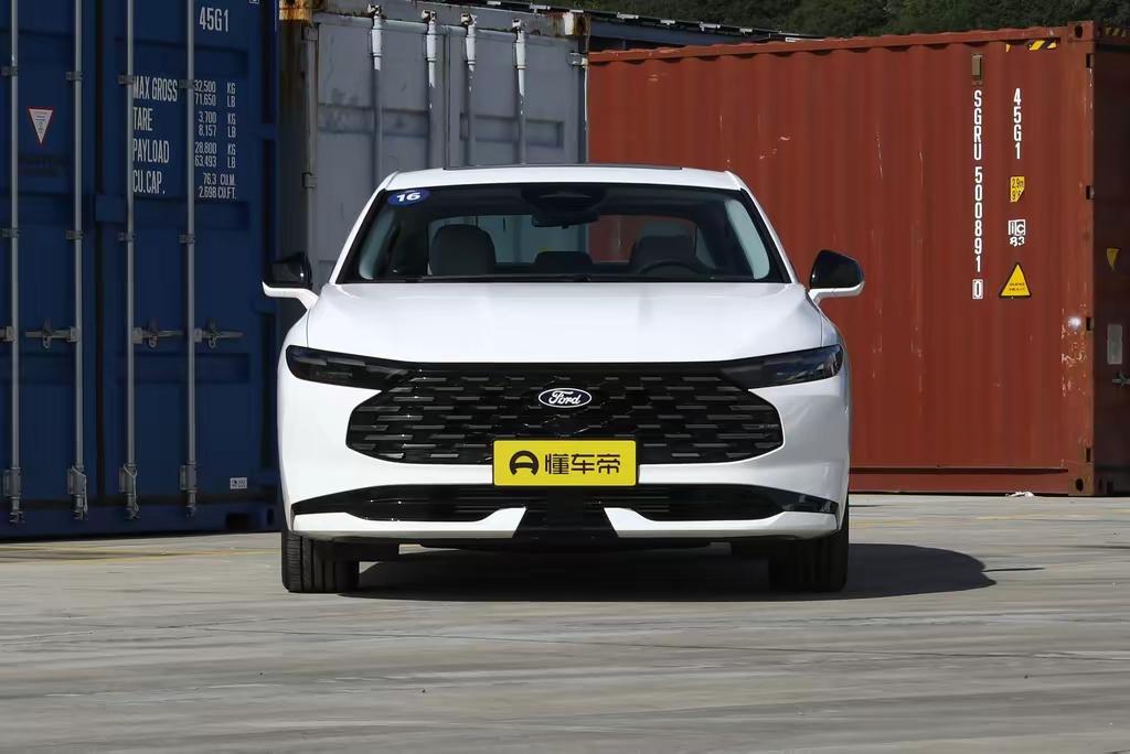 兄弟们，刚刷到新款蒙迪欧要上市的消息，正好之前也关注过老款，跟大家掰扯掰扯我自己