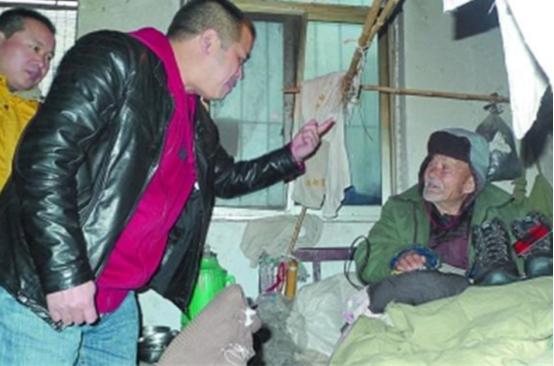 “我年轻时候杀过很多人！”2013年，郑州一91岁老人在生日宴上说胡话，女儿听后
