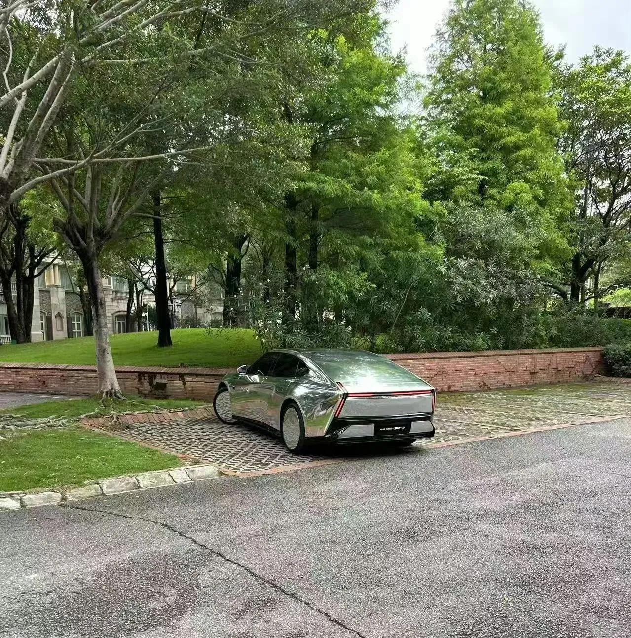 感觉自己有点眼瞎了，小鹏新P7在网上看到了这么一组实车的照片，是不是有点太丑了？