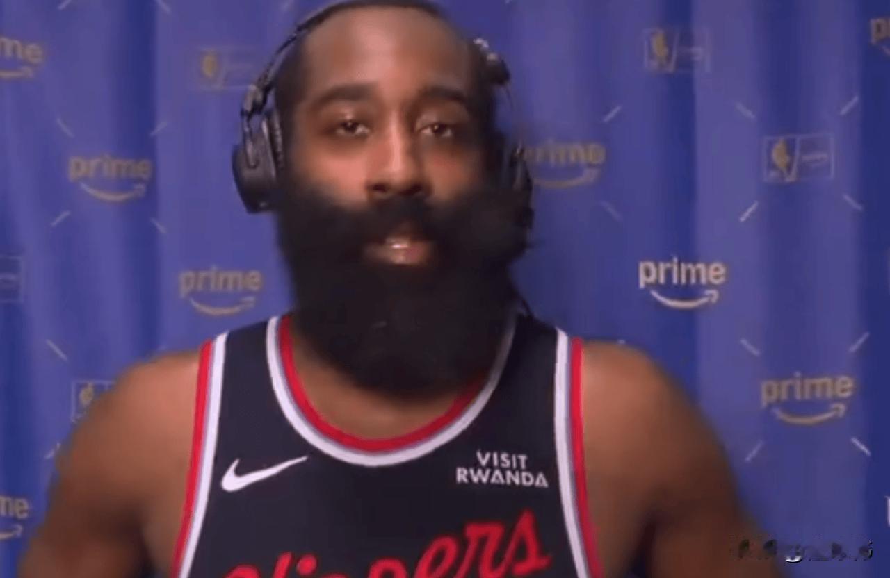 哈登谈伦纳德：“当卡哇伊健康打球时。”“他就是最好的球员之一。”“没