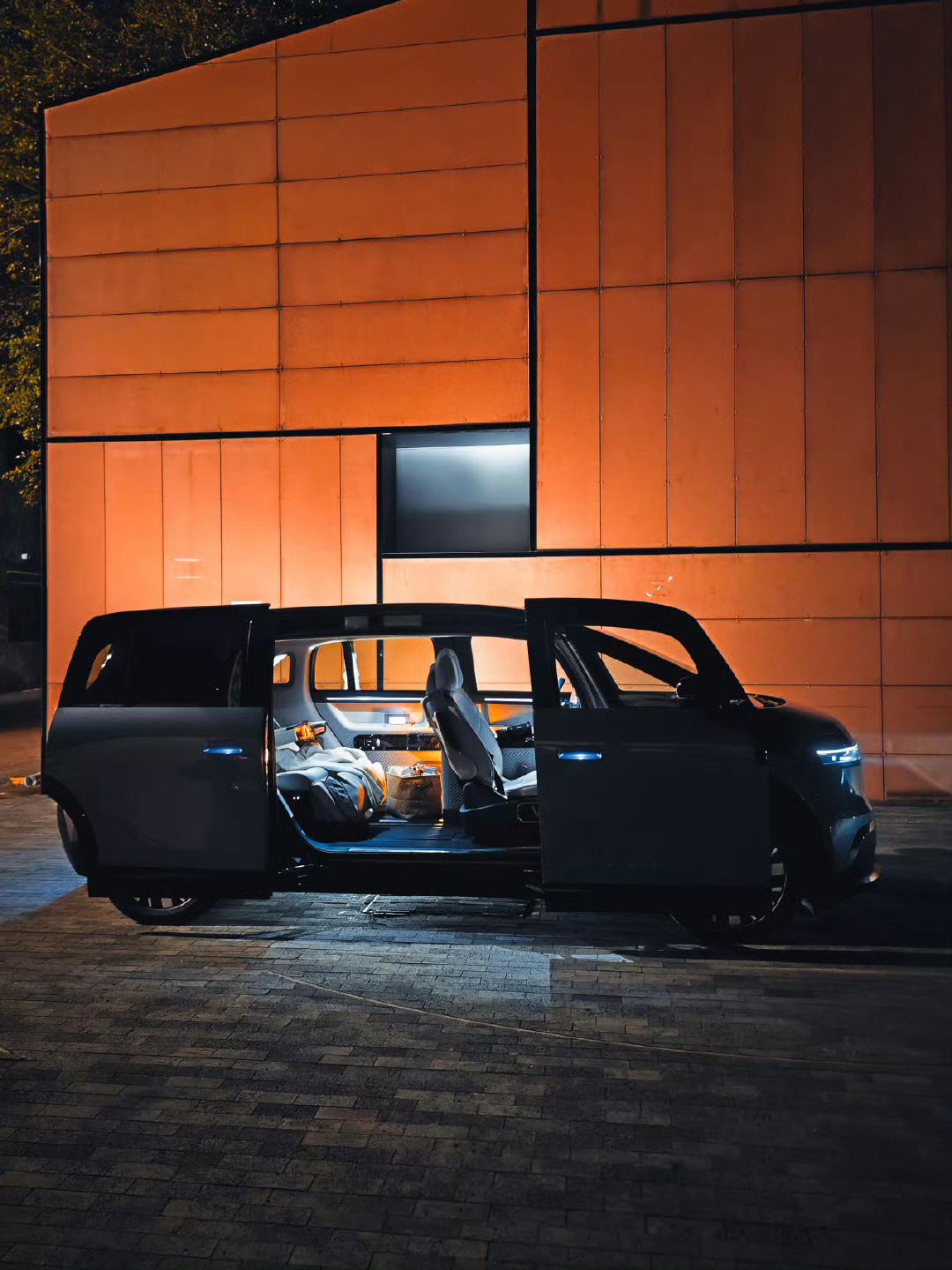 我就说极氪还是太超前了谁把客厅停马路上了