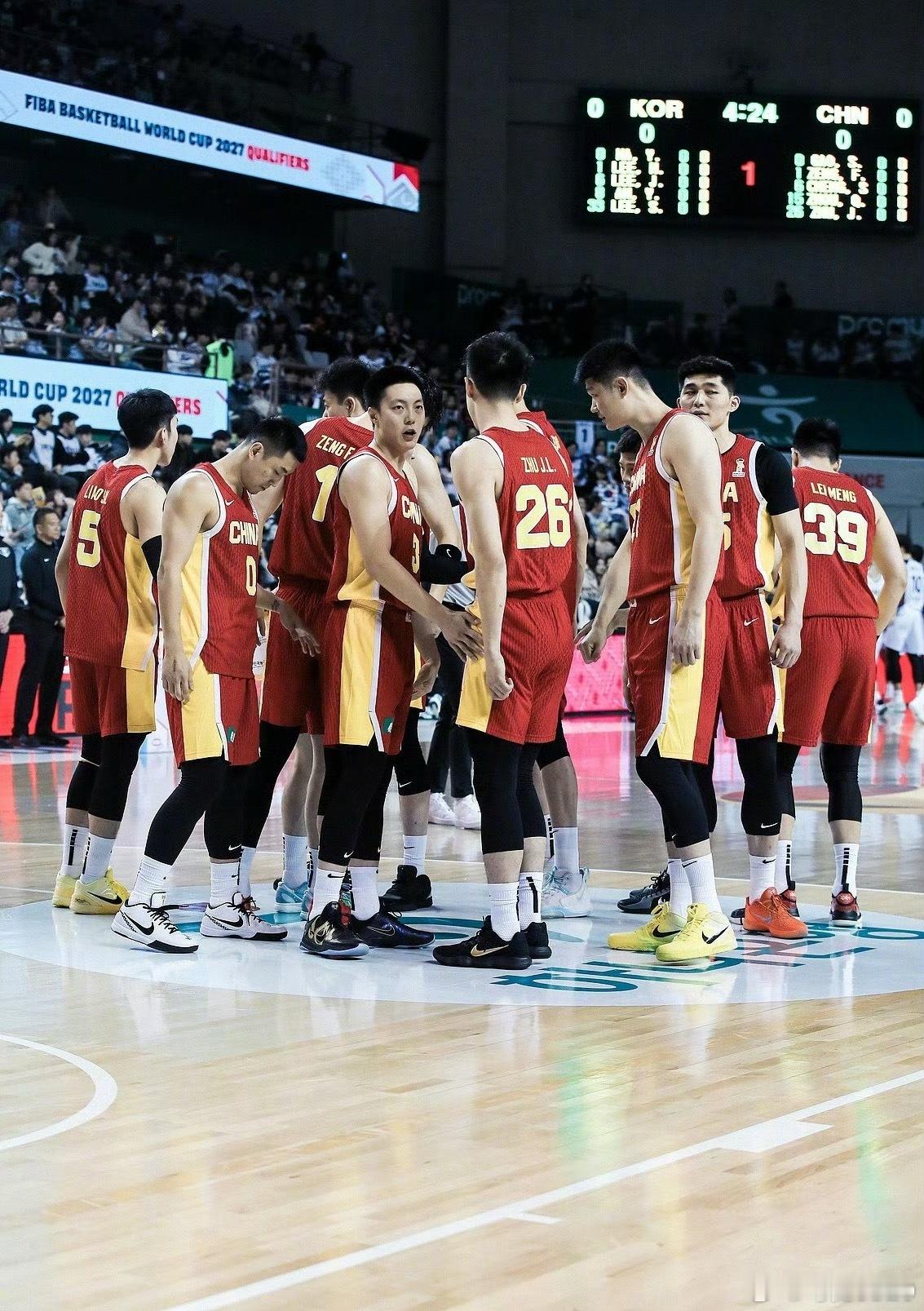 中韩世界杯预赛第二场再次惨败，请不用去埋怨球员，因为他们决定不了谁能入选国家队。