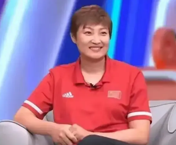 一言不合就开喷，最近助教杨昊被一域球迷推上了风口浪尖，只因为没把核心李盈莹捧在手