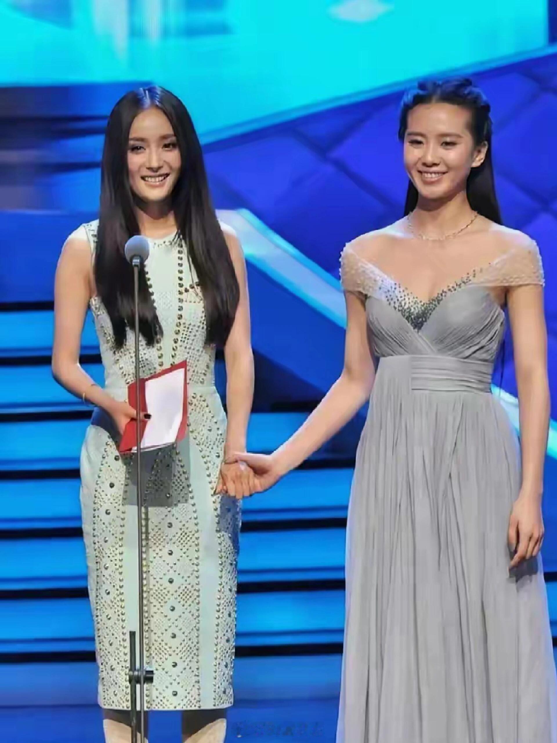 杨幂刘诗诗多年合照