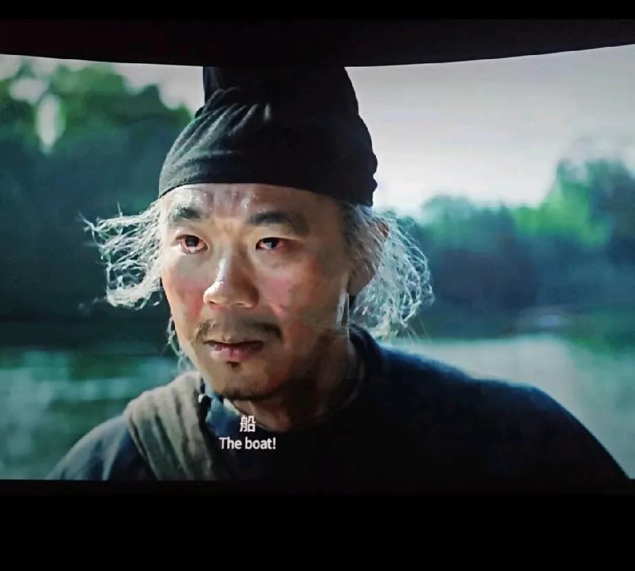 和孩子一起看《长安的荔枝》时，当李善德拼死护住的几棵荔枝端上桌时，贵妃的手刚想拿