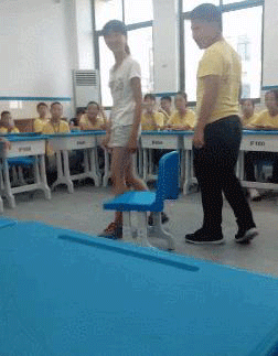 山东中小学春秋假不得布置作业其实也不用放春秋假，学生放假、如果家长没放假，