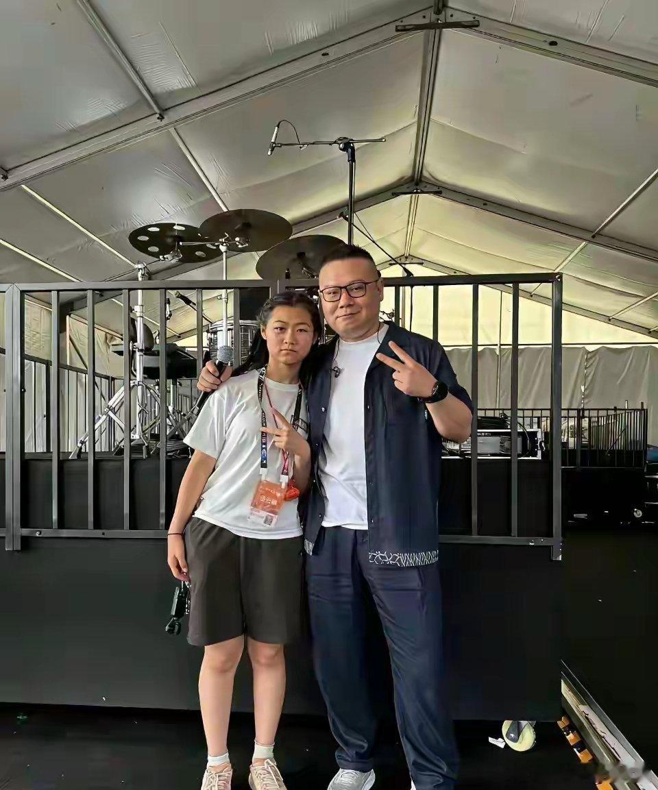 岳云鹏的女儿笑起来跟他一个样，一看就是父女相