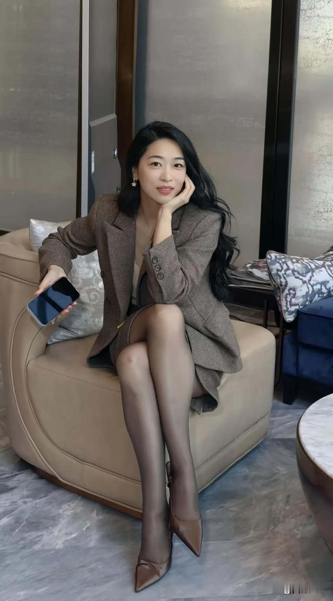 人与人之间最理想的结局，就是彼此都在各自的努力中，最终在顶峰相遇。在未来的日子