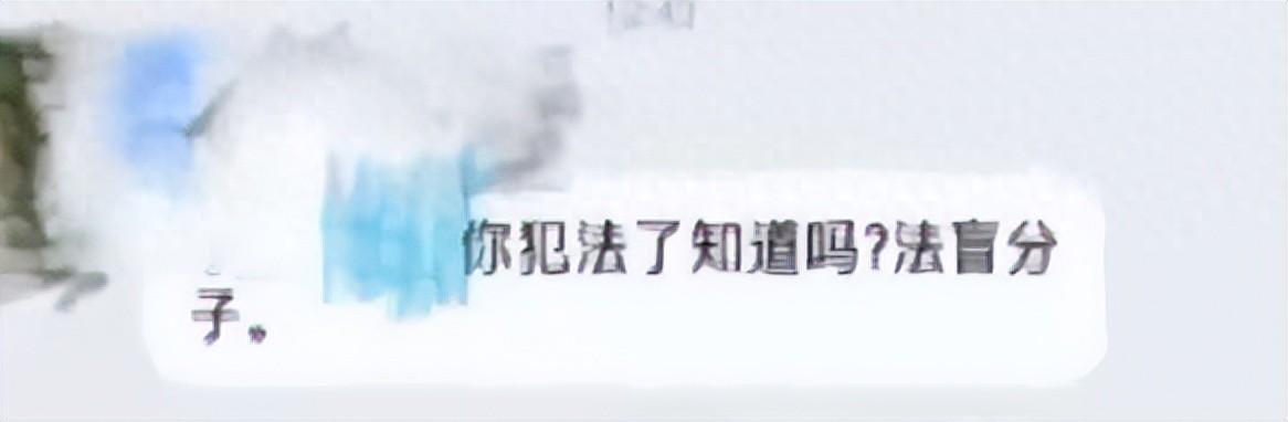 如果在公共场合赤身裸体肯定不行，但在自己家里穿不穿衣服是自己的事，邻居怎么能偷窥