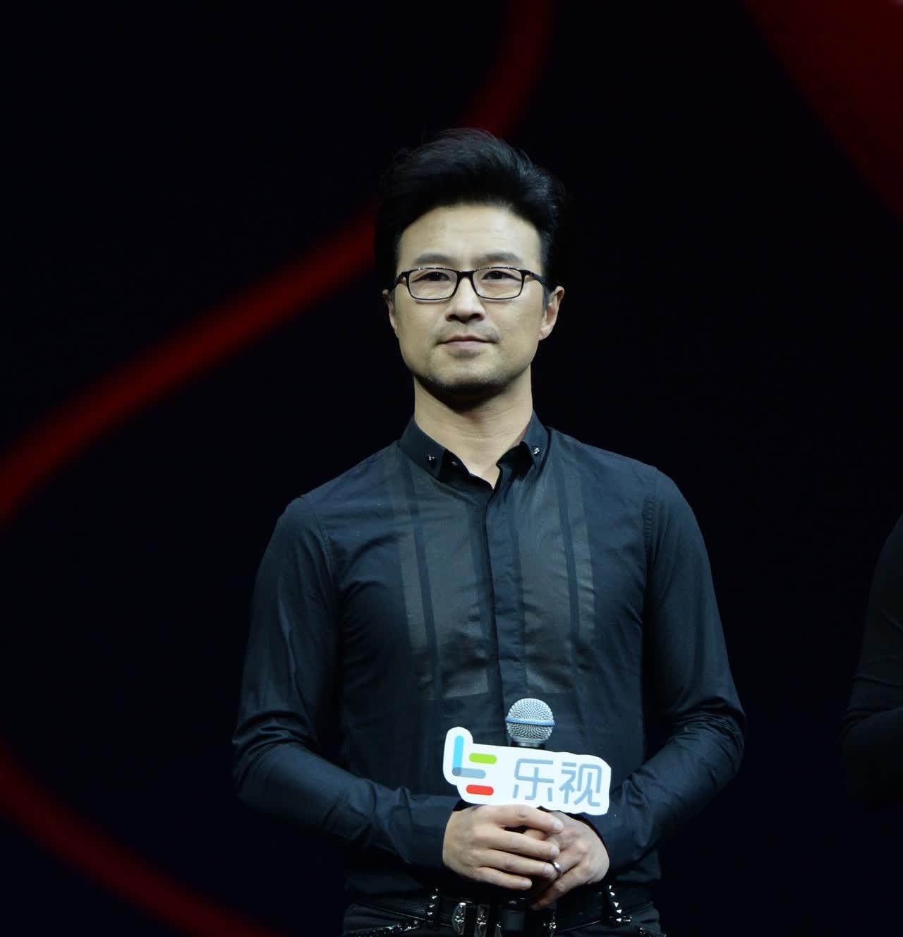 出场费高的吓人的十位歌手一、周杰伦：约260万二、王菲：约250万