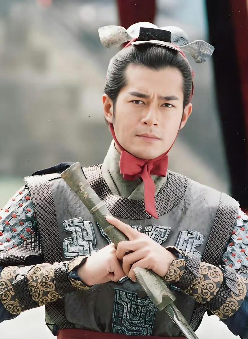 因为看到电影版《寻秦记》将要上映，特地去找了电视剧版的《寻秦记》来看，这是很古早