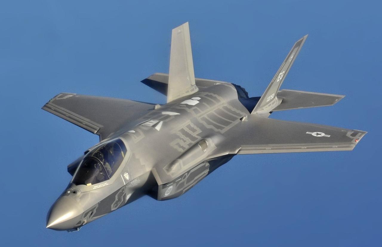 直降50%！听说老川决定把2026年采购F-35A的数量，从48架减少到了24架