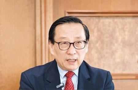 高志凯老师认为：阻碍中国前进的最大绊脚石，是那些“物理脱离“中国的精英。一架国产