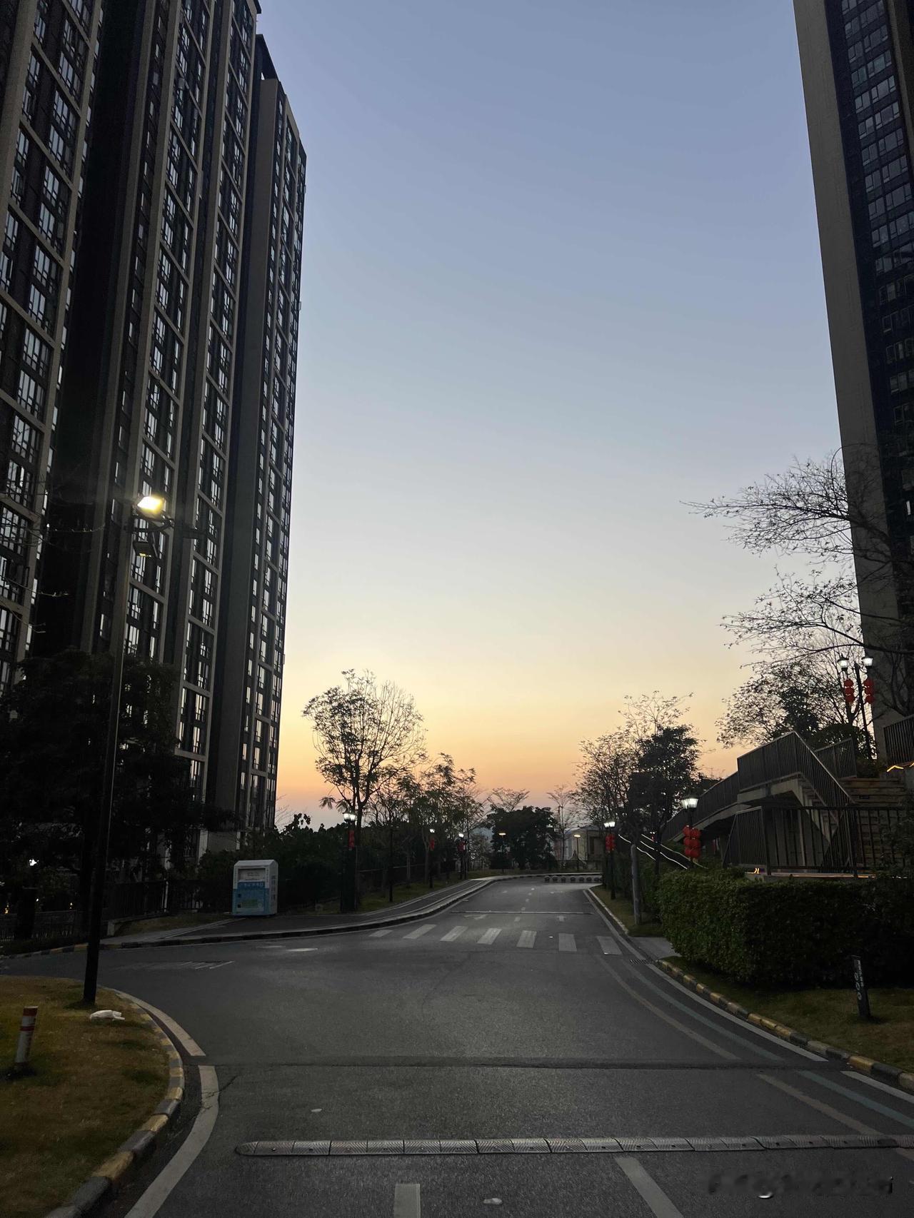 除夕抛下我妈跟男朋友一家过年感受就是超级幸福！大家帮我分析一下我妈妈这是什么心