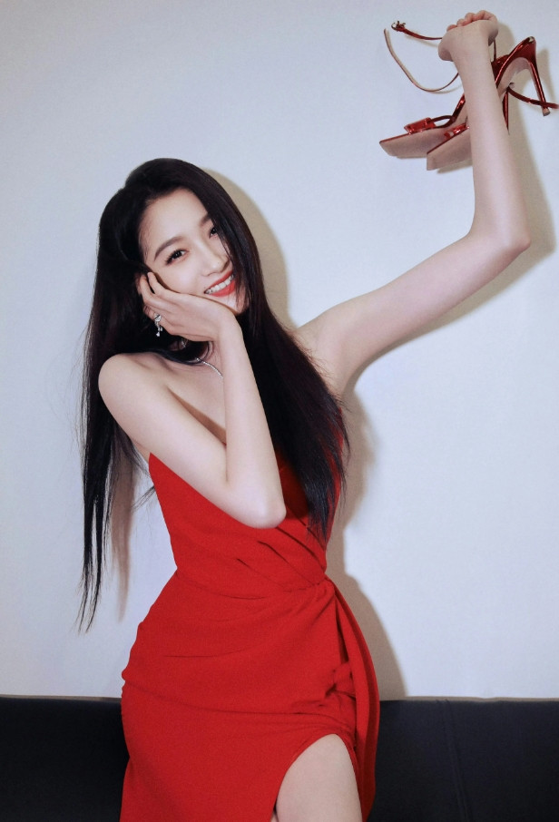 明星美图分享｜关晓彤。