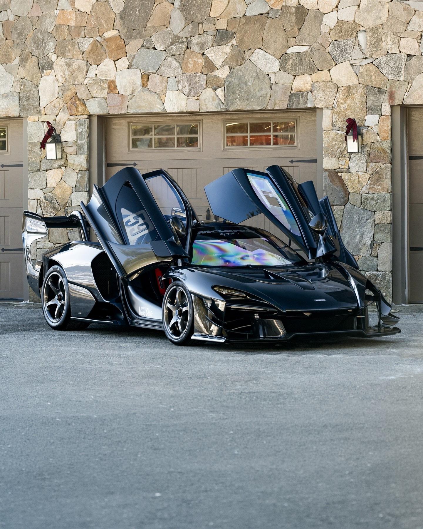 这是为纪念勒芒赛事辉煌而打造的七辆之一。2020年款迈凯伦塞纳GTRLM