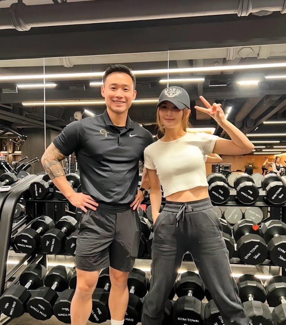 蔡卓妍这么多年坚持单身，不是因为没人喜欢，也不是躲绯闻，而是因为她在感情里没有找