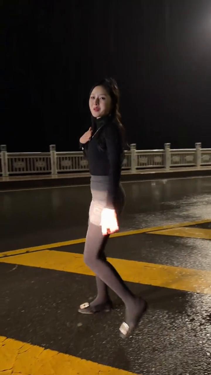 忘了他，我卖房子养你。