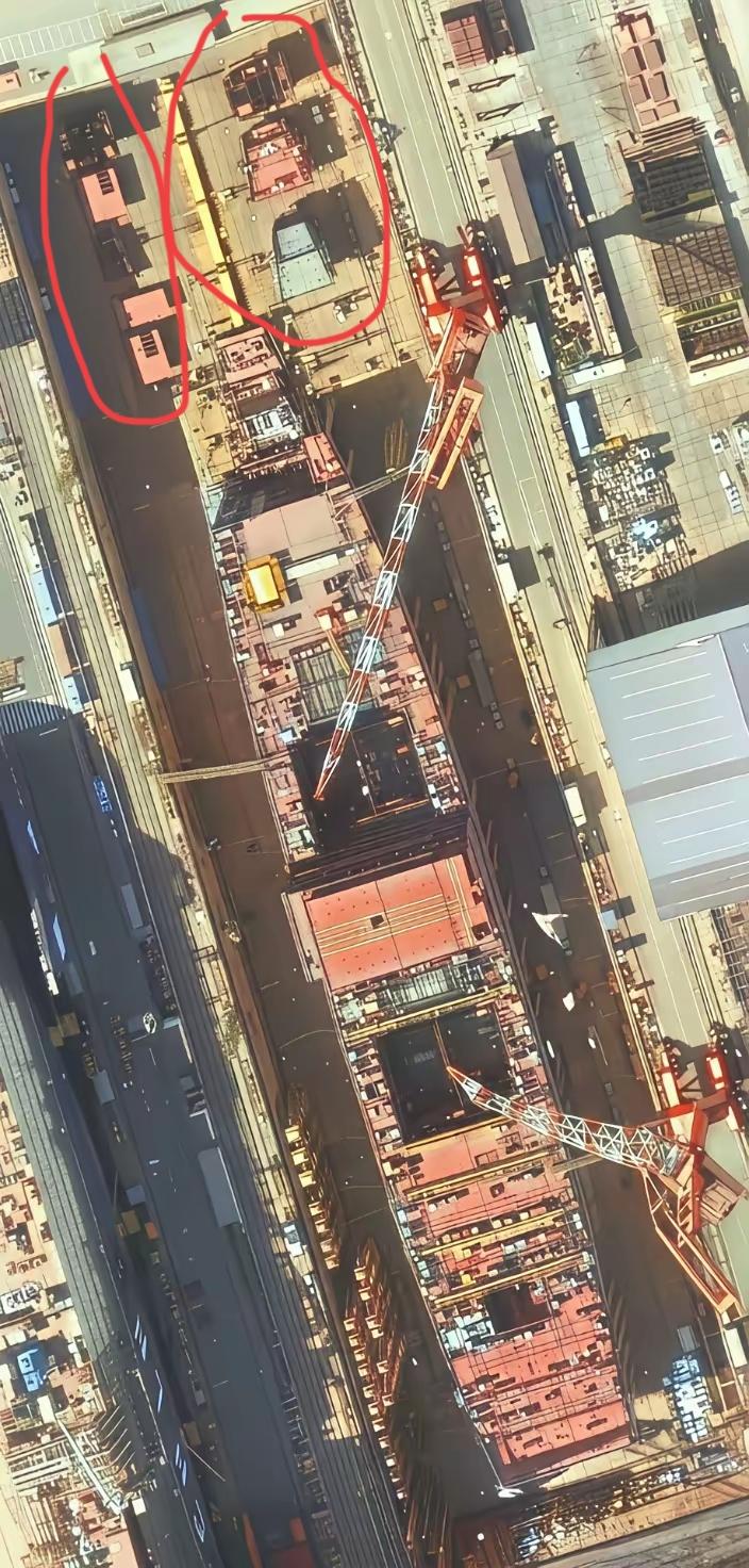 月底可以看到舰艏完成组装状态了，那么年底是不是有更加的期待呢？