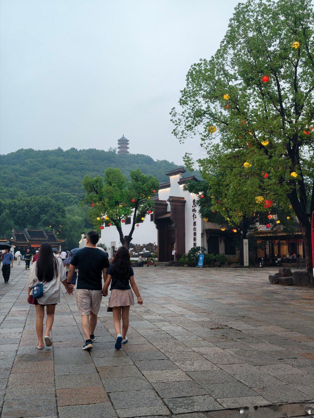 无锡惠山古镇，黏糊糊的江南细雨无锡