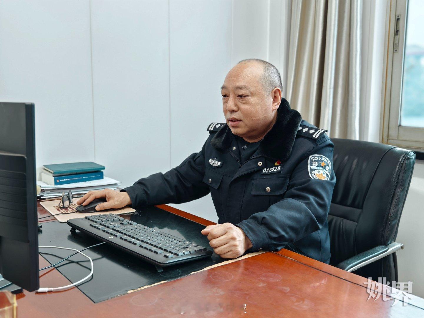 宁波民警王志远扎根基层30年守护一方平安余姚临山派出所民警王志远从警近30年，