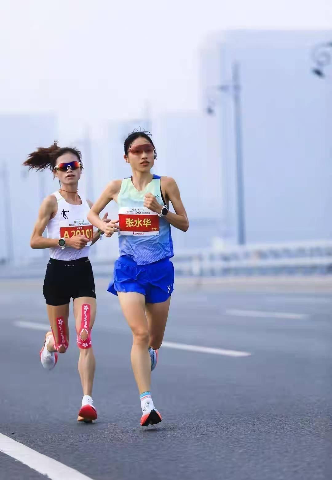 有人批评“最快女护士”张水华所在的医院格局太小，放着张水华这么好的资源不用，居然