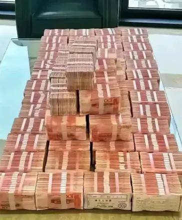一个学法律的朋友说：抢劫500万最多死刑，偷500万最多是无期徒刑，但是要是去银