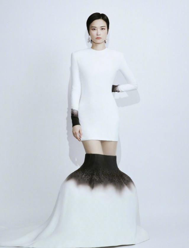 刘亦菲和李宇春粉丝在隔空交流!