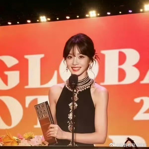 田曦薇获奖感言用了3种语言好美好亮眼啊啊就这个爽！！
