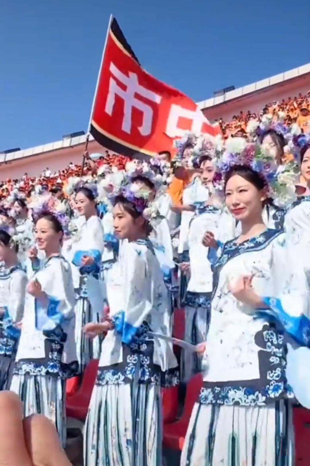 济南弄一群“夏雨荷”出来，这是在自嘲济南没有文化底蕴吗？要不然有那么多的历史名