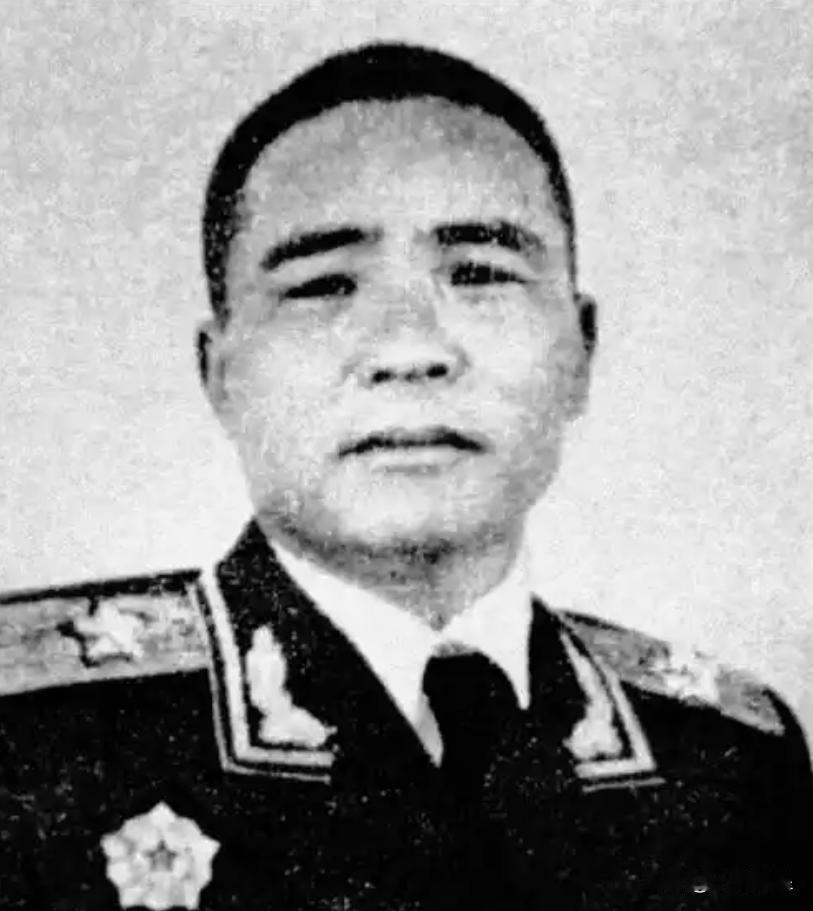 1950年，恩施军分区司令员王定烈乘车去剿匪，途中得知参谋在出发前打了电话，感