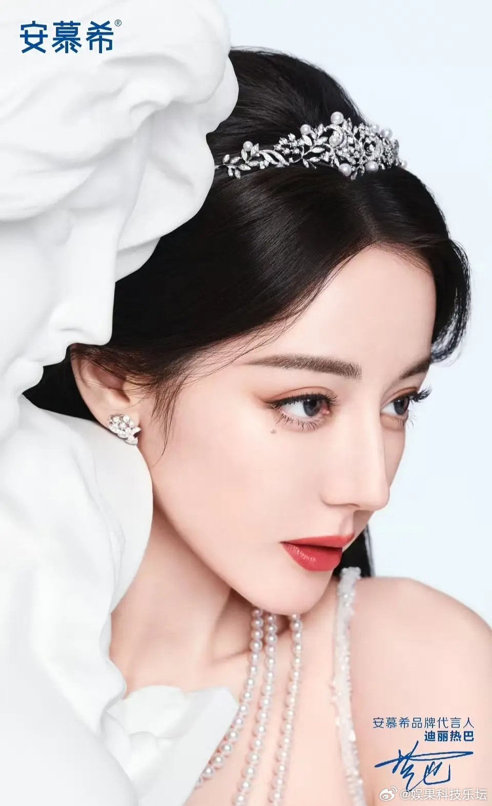 迪丽热巴的酸奶广告看起来比鞠婧祎的杂志还高级