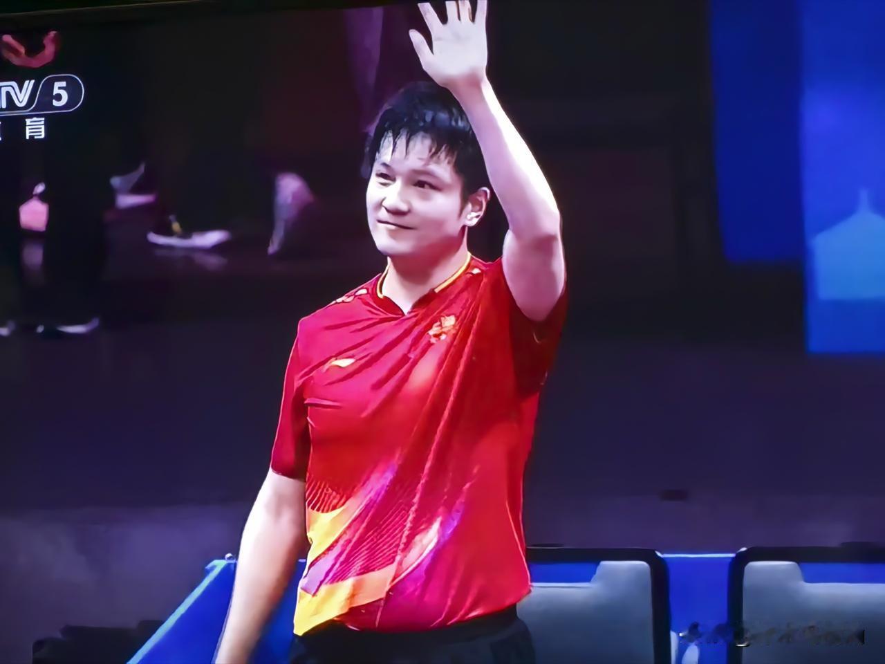全运会男乒最新消息。在刚刚结束的全运会男乒决赛中，代表上海出战的樊振东，以4: