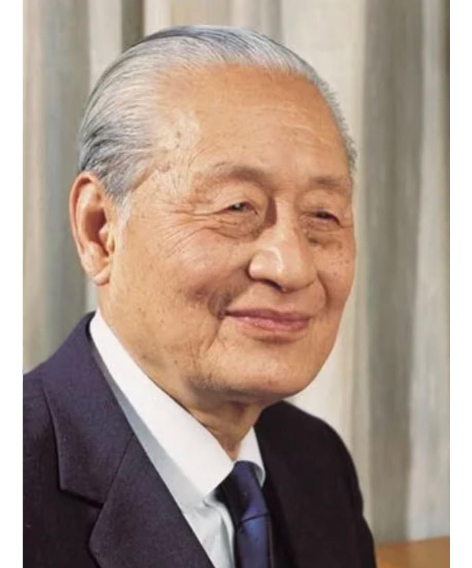 释永信能有今天的成就，最该感谢的不是他的师傅释行正，也不是他的徒弟释小龙
