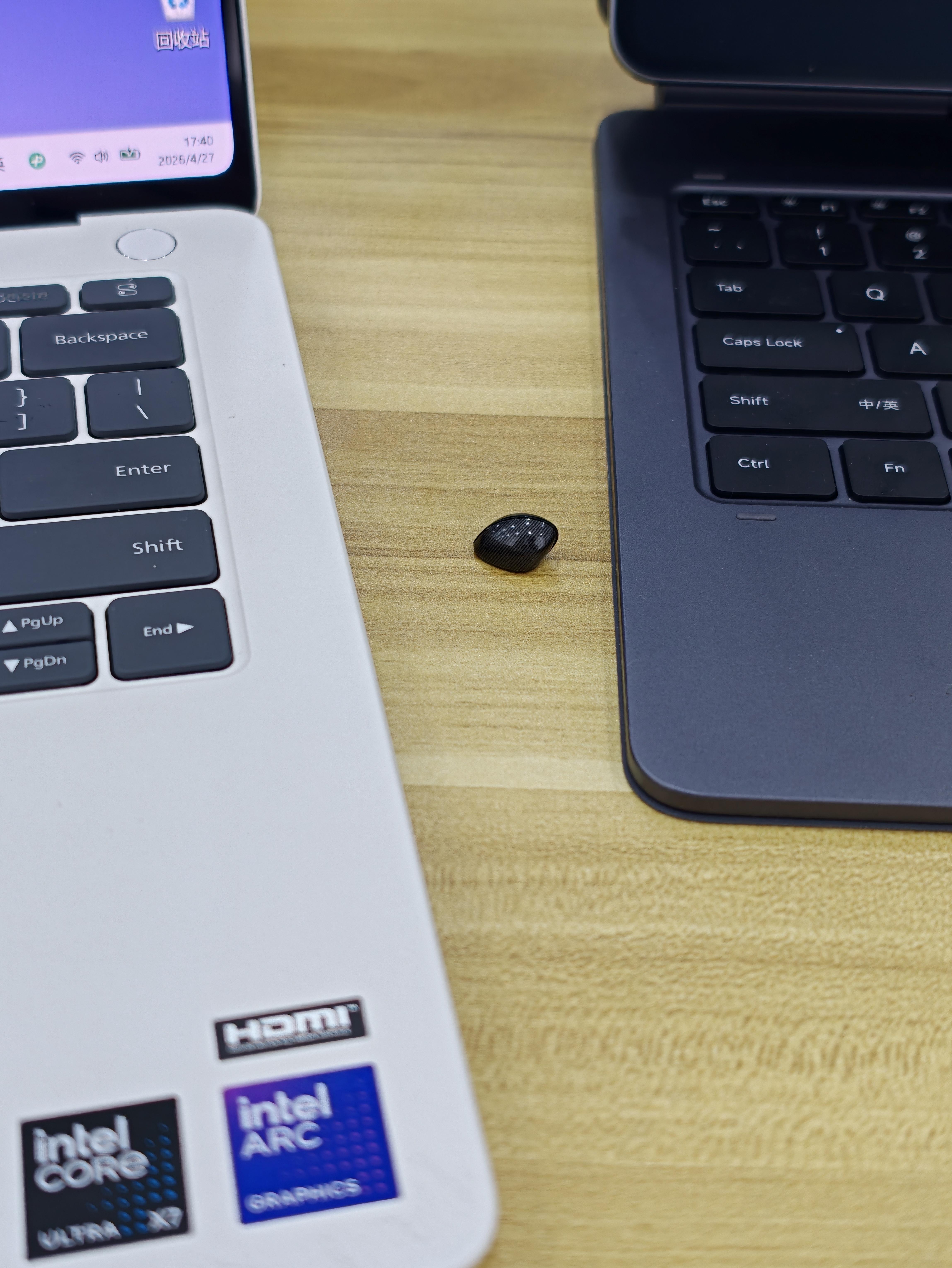 坏了兄弟们小米YU7后视镜掉了车模也不能买保险啊