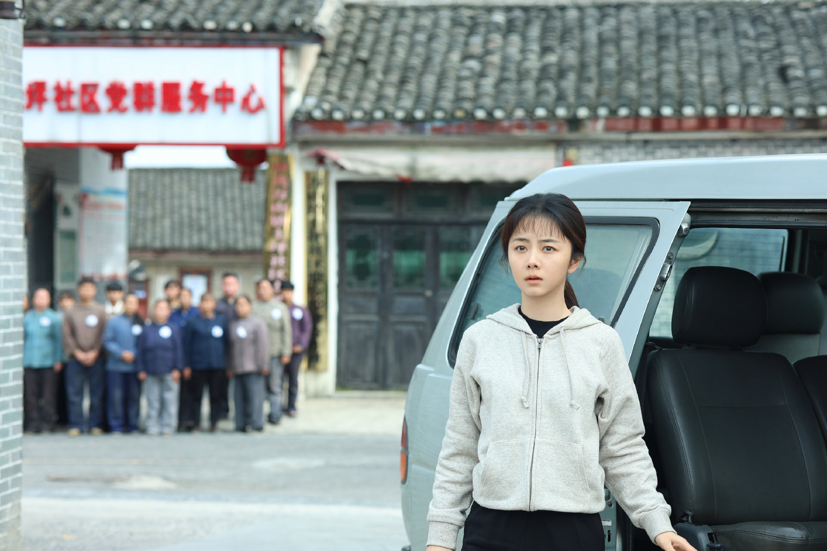 我的山与海方婉之一夜负债三百万一心想靠自己打拼，却惨遭合作方背叛，一夜背负巨债