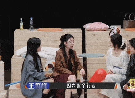 没有演员是扛剧的奋斗吧人生谁懂短剧演员的生存现状！高强度拍戏、连轴转无休早已是日