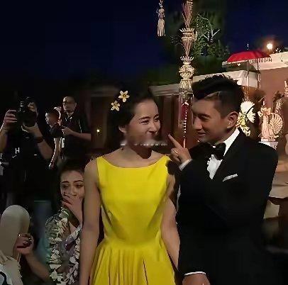 刘诗诗世界上倒数第一不适合黄色之人婚礼的黄裙至今无人超越​​​