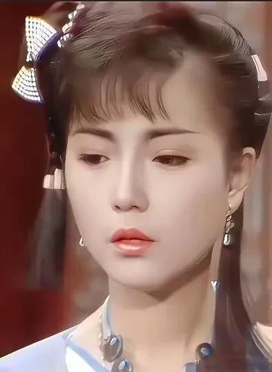 没想到呀！苑琼丹也有这么漂亮的时期呢！原来是周星驰丑化了这位美人，导致苑琼丹成