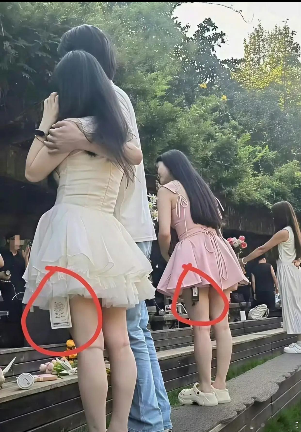 现在社会摇不要脸的人太多了电商为了防止7天无理由的恶意退货，特意做了这种巨型吊牌