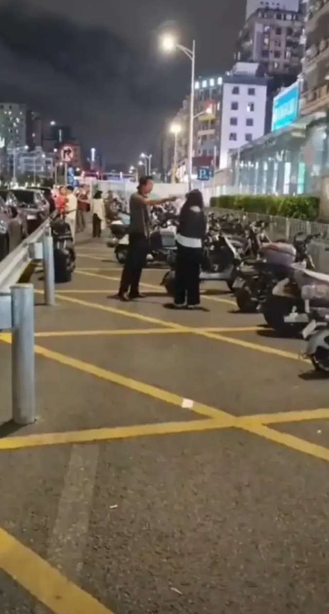 深圳宝安区摩的司机殴打女子这件事我太有发言权了，这种摩的司机拉人的生意大部分存在