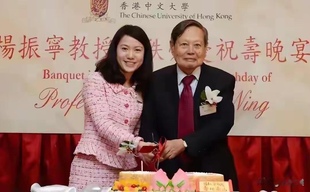 杨振宁先生走了最让他放心不下的，不是挚爱翁帆女士，也不是他的几个子女们，而是国
