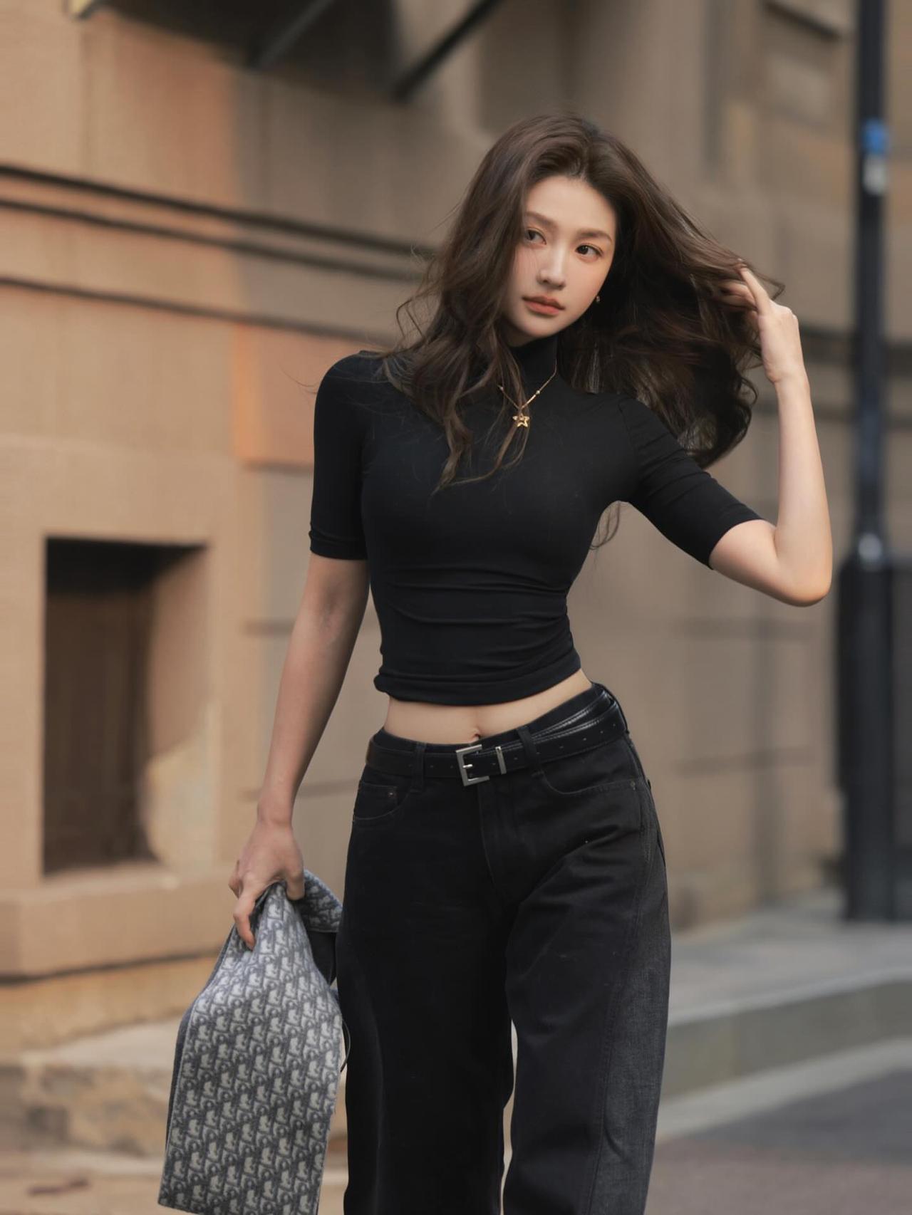 风拂长发，步履生姿。怎样完成气质风穿搭靓女的优美影像分享